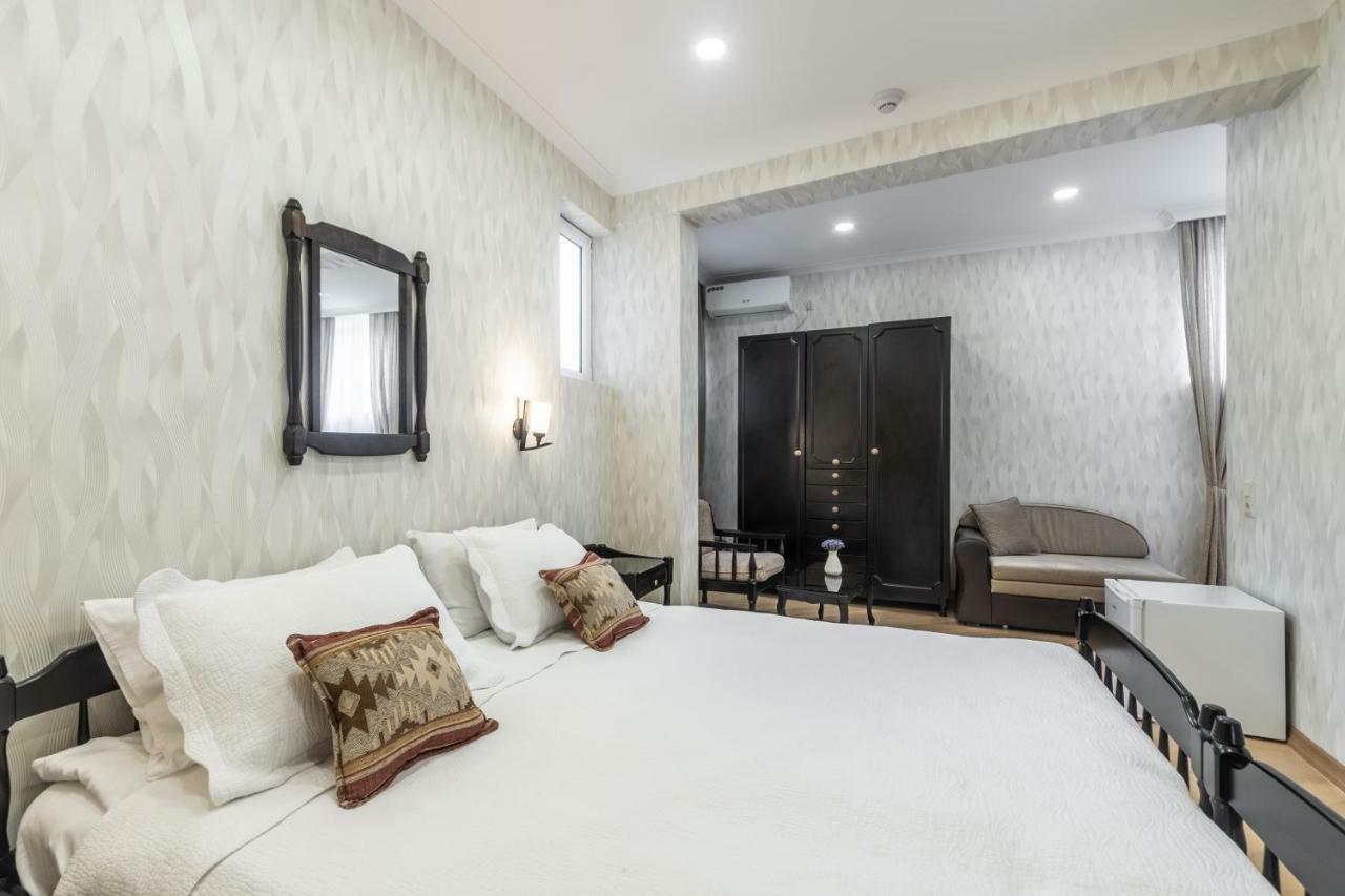 מלון טביליסי Q&B House מראה חיצוני תמונה