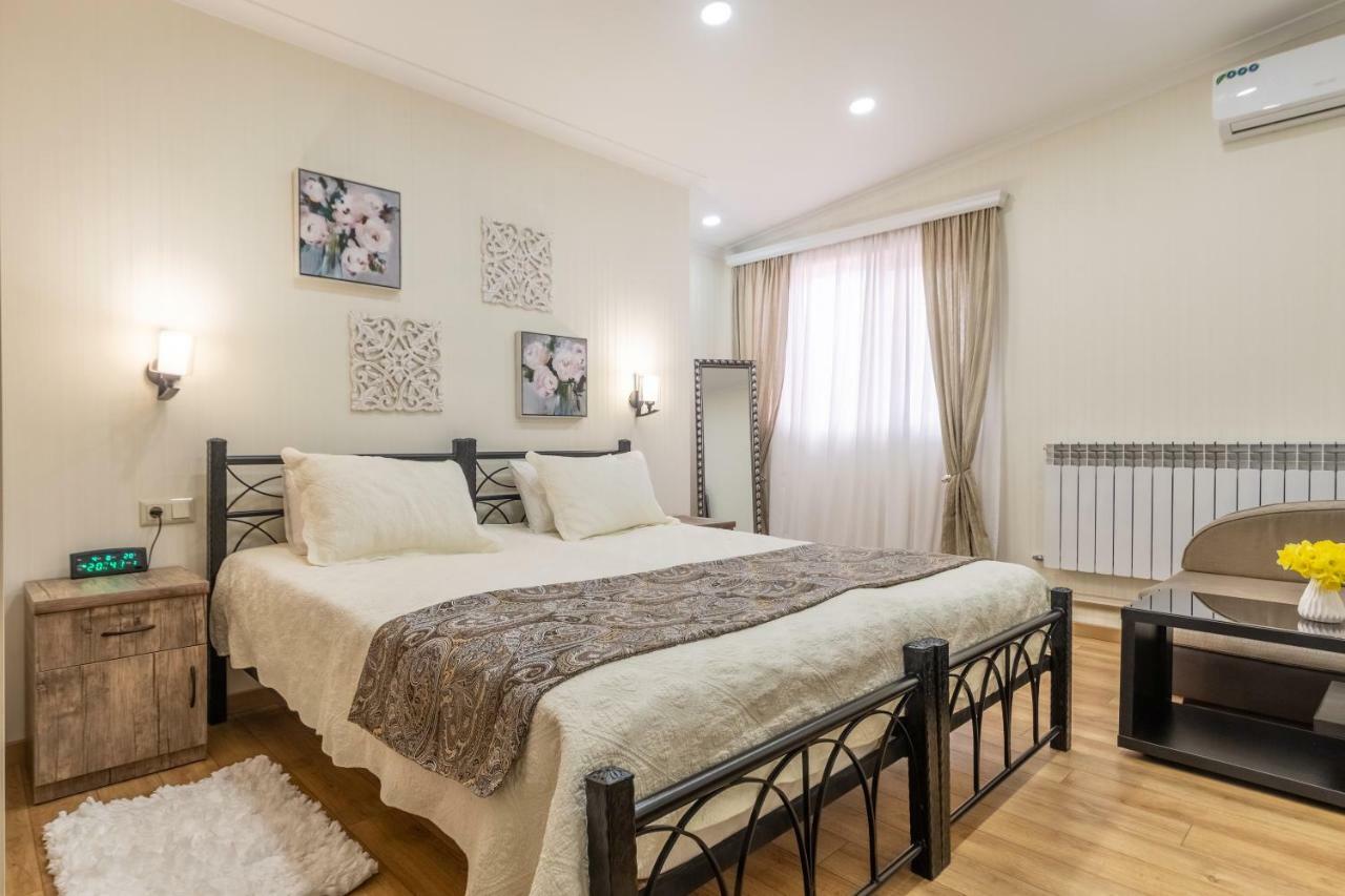 מלון טביליסי Q&B House מראה חיצוני תמונה